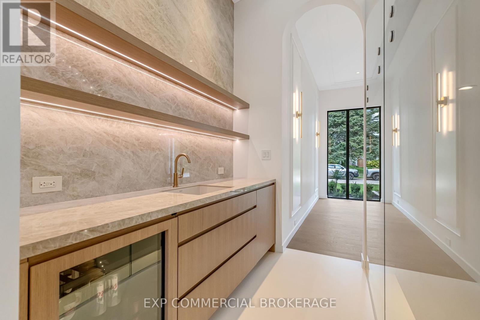 114 Tracina Drive, Oakville, Ontario  L6L 4B7 - Photo 15 - W12882726