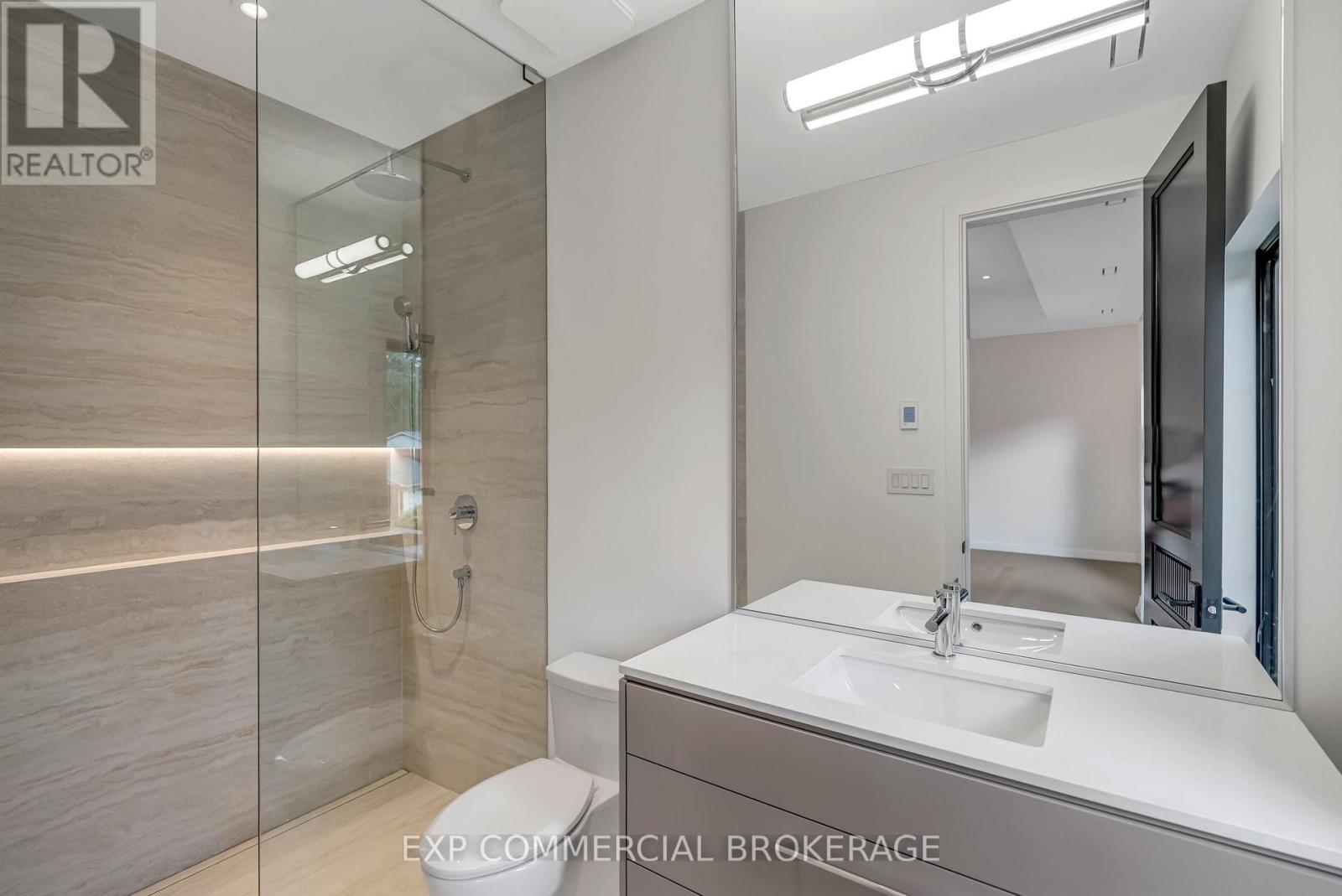 114 Tracina Drive, Oakville, Ontario  L6L 4B7 - Photo 31 - W12882726