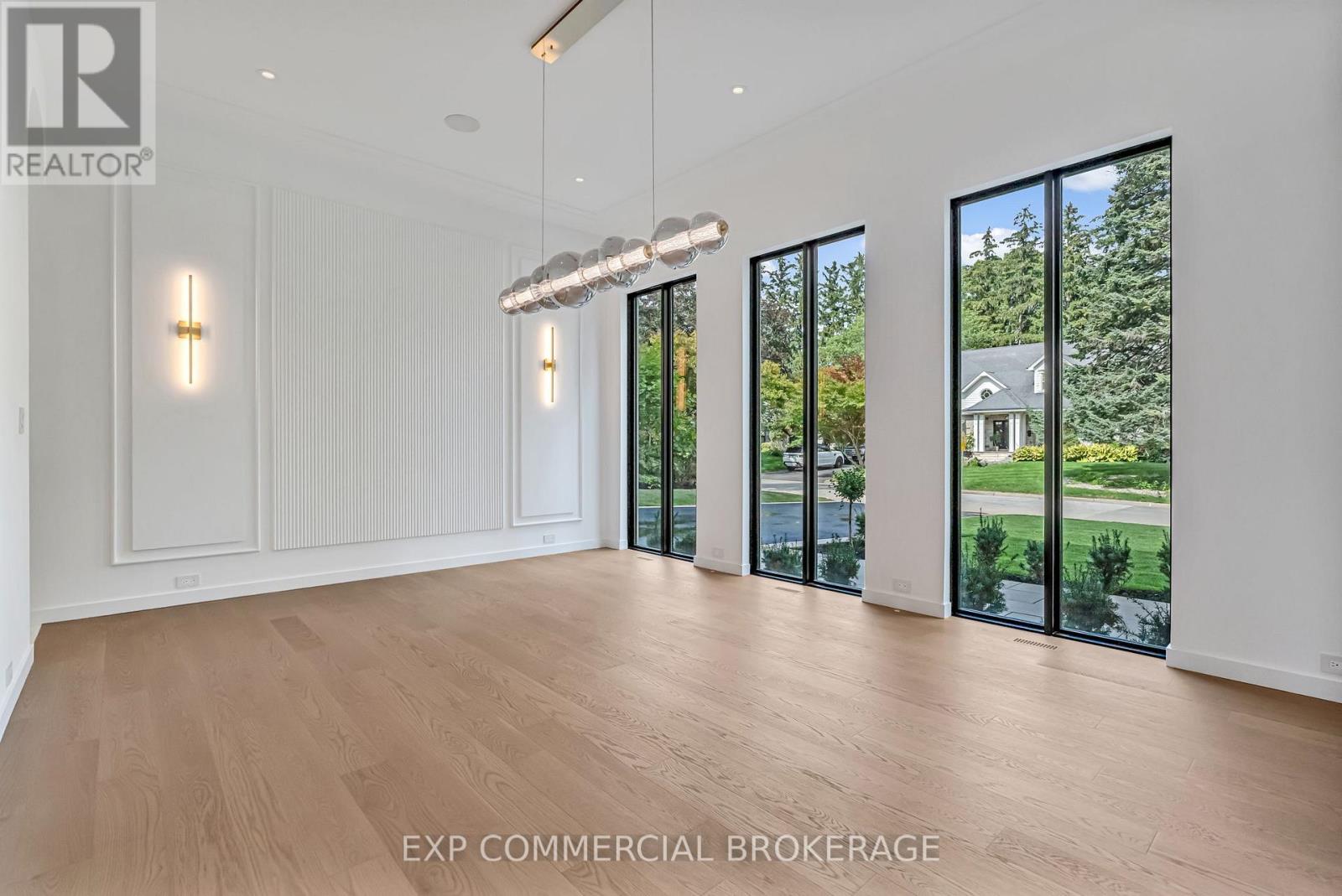 114 Tracina Drive, Oakville, Ontario  L6L 4B7 - Photo 5 - W12882726