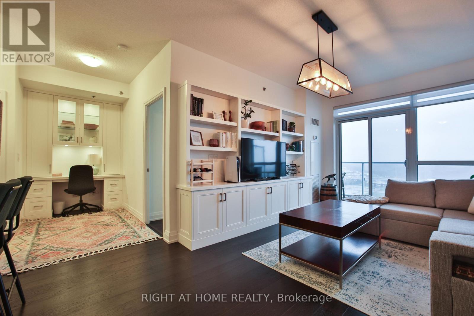 Lph 01 - 65 Speers Road, Oakville, Ontario  L6K 0J1 - Photo 10 - W12887698