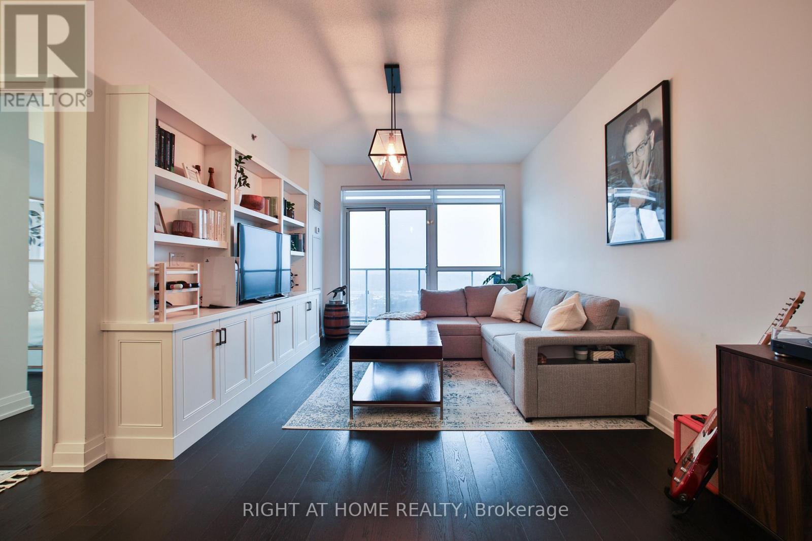 Lph 01 - 65 Speers Road, Oakville, Ontario  L6K 0J1 - Photo 11 - W12887698