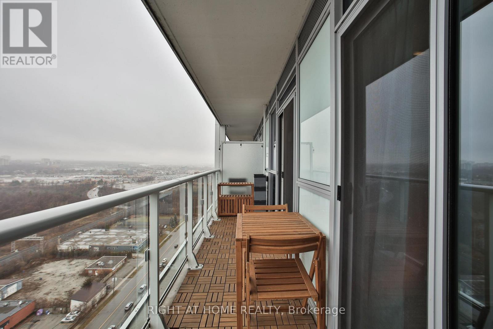 Lph 01 - 65 Speers Road, Oakville, Ontario  L6K 0J1 - Photo 18 - W12887698