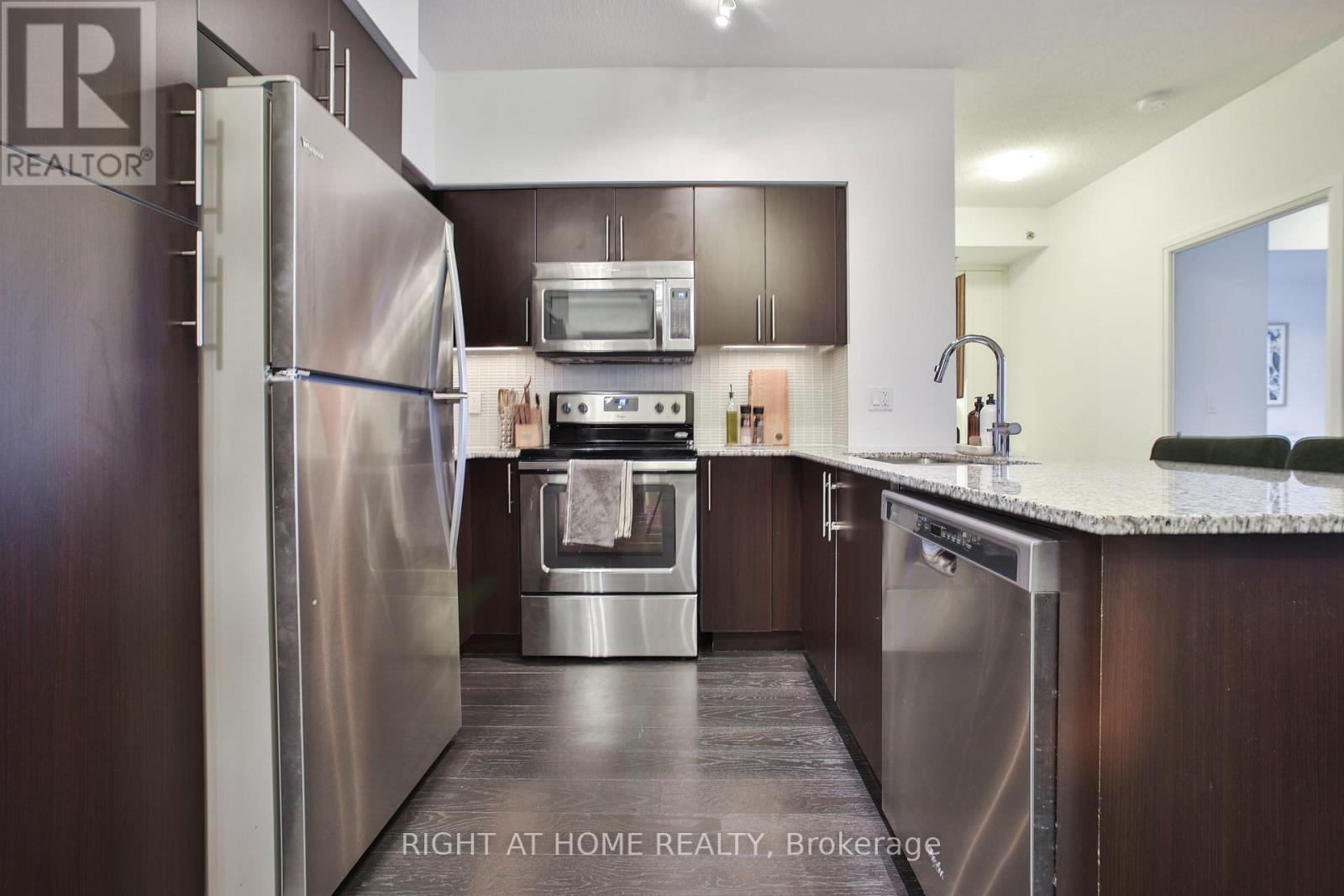 Lph 01 - 65 Speers Road, Oakville, Ontario  L6K 0J1 - Photo 22 - W12887698