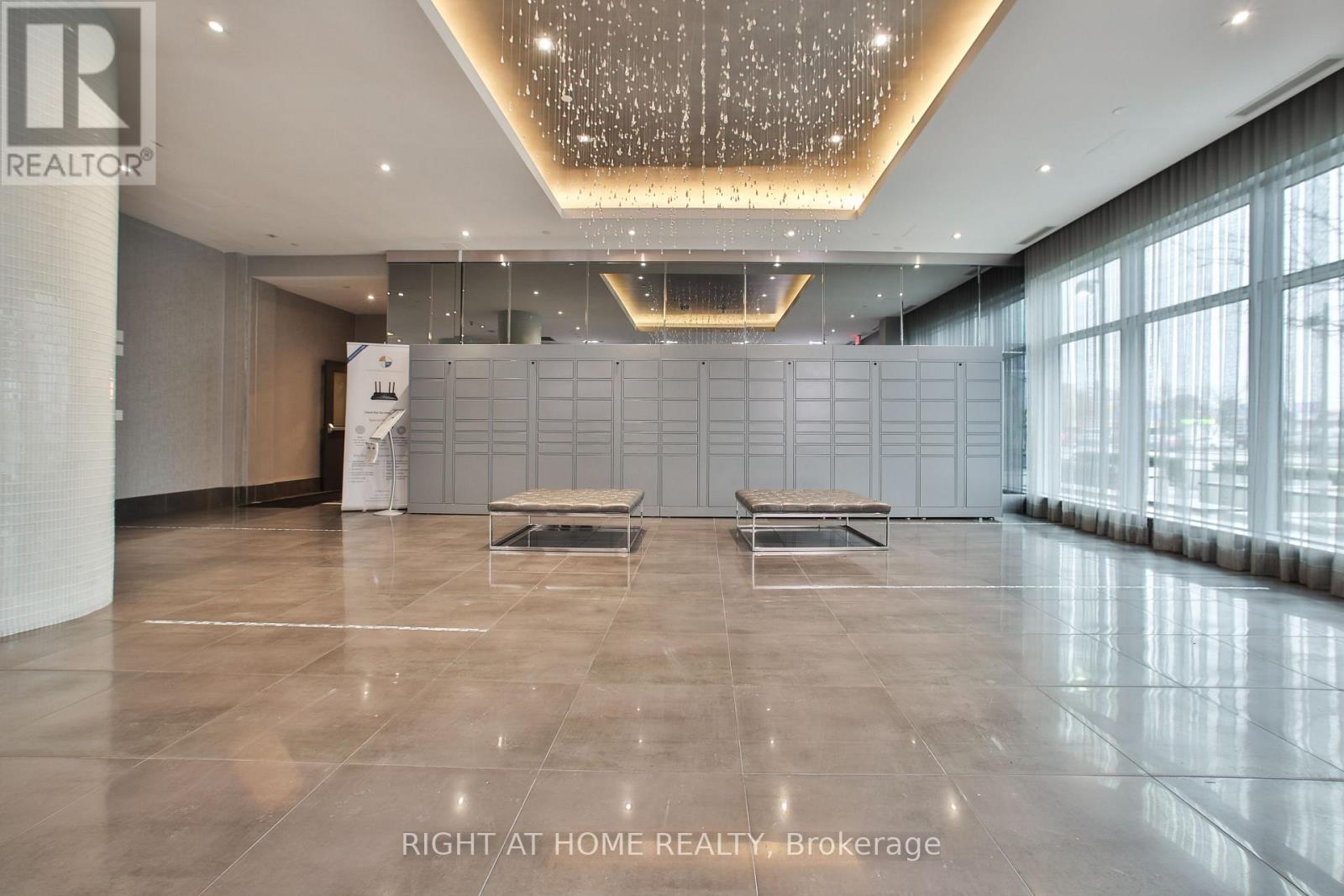 Lph 01 - 65 Speers Road, Oakville, Ontario  L6K 0J1 - Photo 6 - W12887698