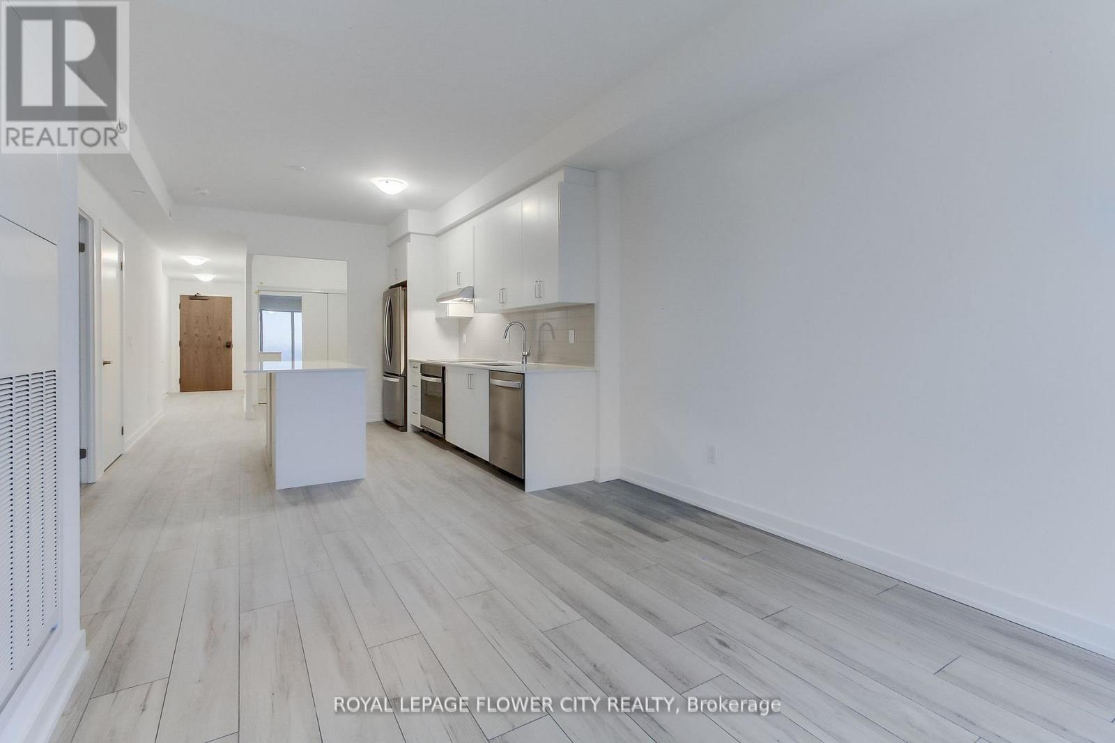 301 - 1035 Southdown Road, Mississauga, Ontario  L5J 0A2 - Photo 3 - W12887706