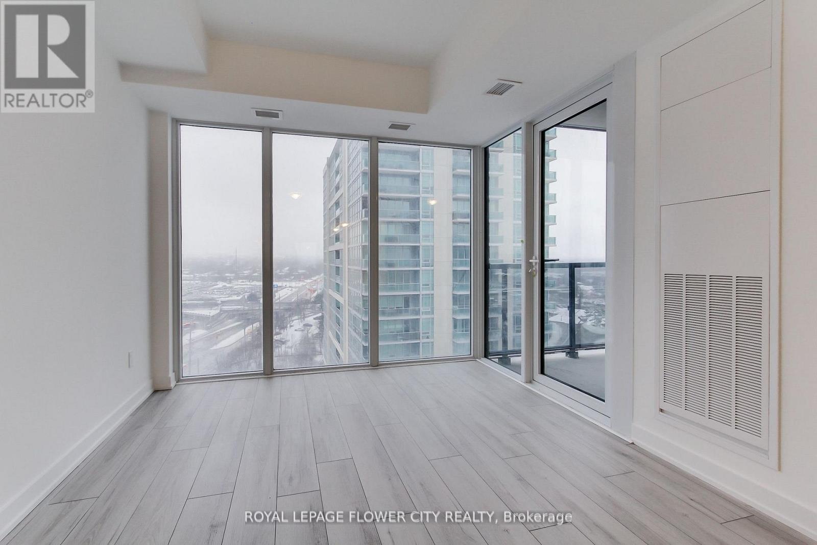 301 - 1035 Southdown Road, Mississauga, Ontario  L5J 0A2 - Photo 6 - W12887706