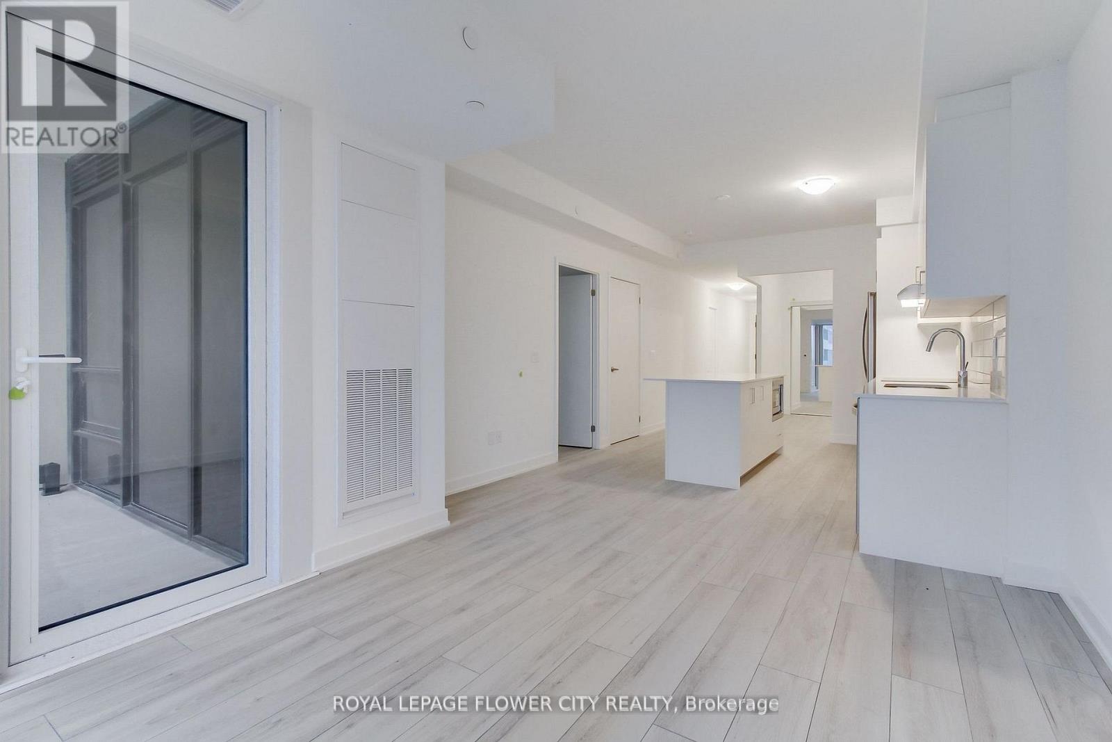 301 - 1035 Southdown Road, Mississauga, Ontario  L5J 0A2 - Photo 7 - W12887706