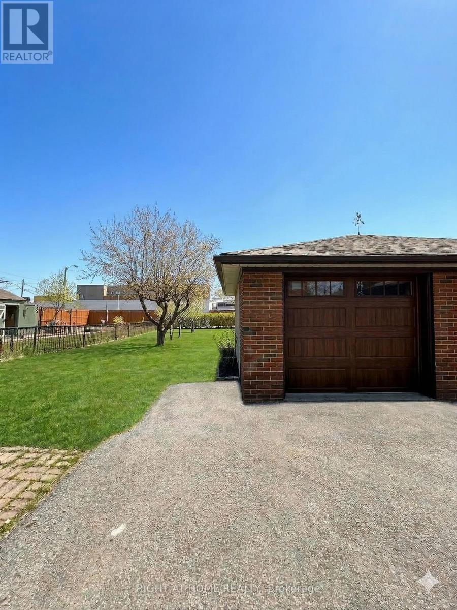 1a - 15 Arrowsmith Avenue, Toronto, Ontario  M6M 2W8 - Photo 2 - W12887720