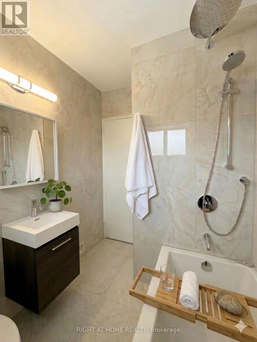 1a - 15 Arrowsmith Avenue, Toronto, Ontario  M6M 2W8 - Photo 32 - W12887720