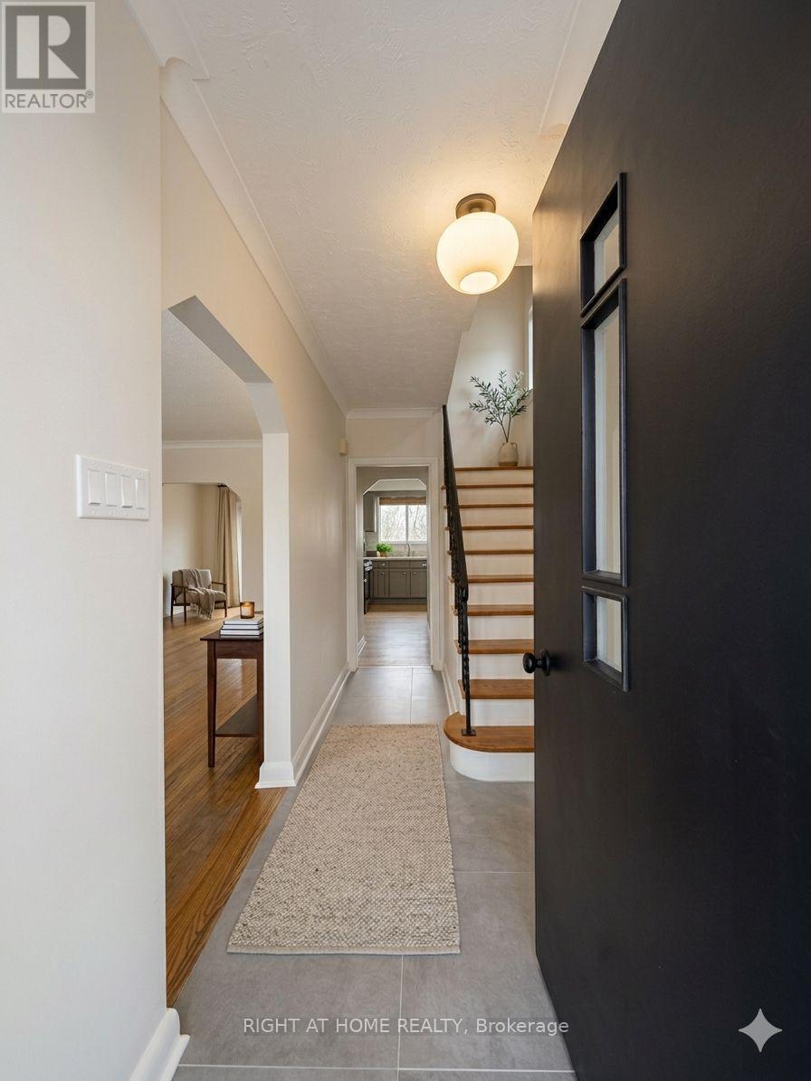 1a - 15 Arrowsmith Avenue, Toronto, Ontario  M6M 2W8 - Photo 5 - W12887720