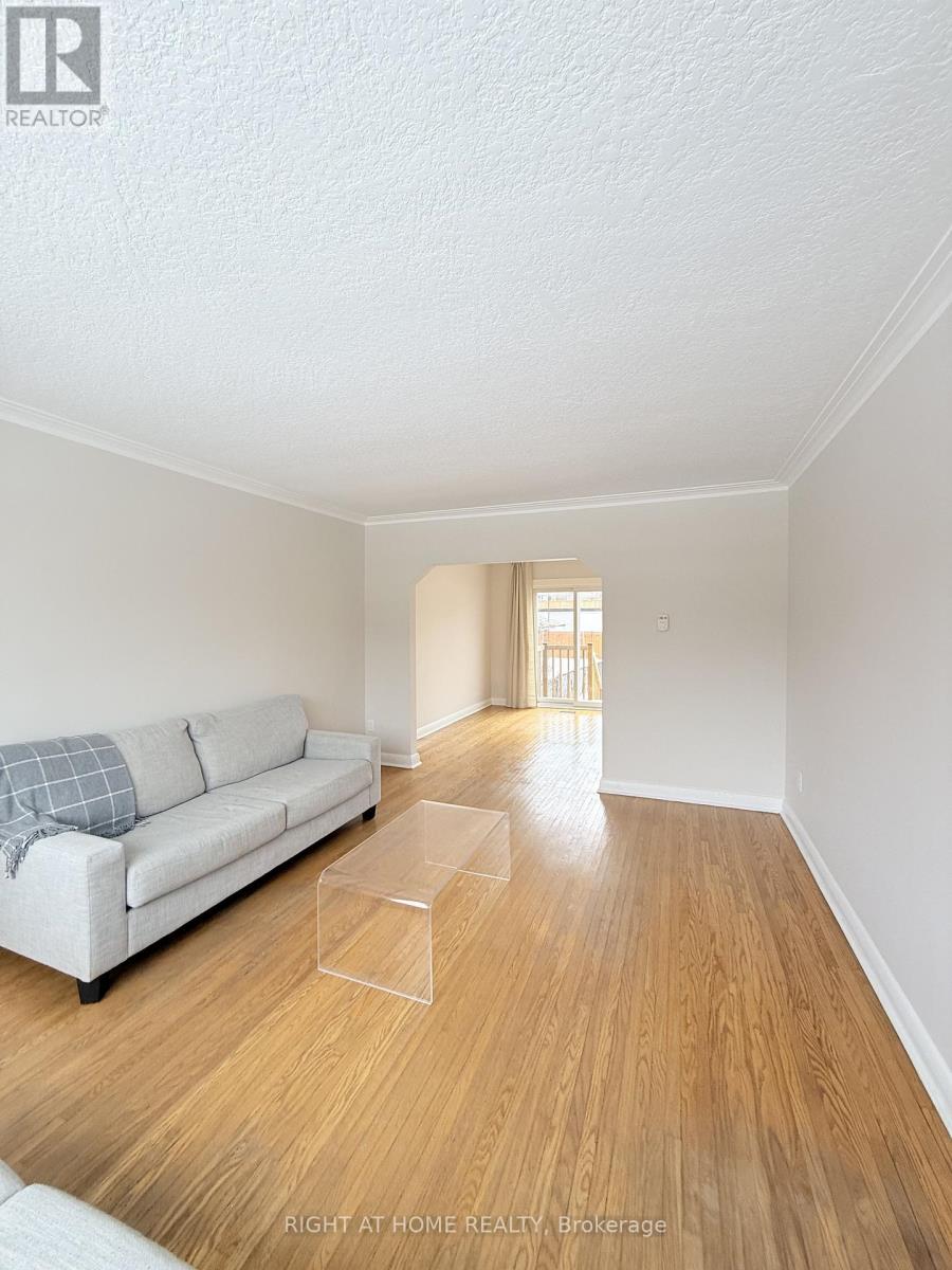 1a - 15 Arrowsmith Avenue, Toronto, Ontario  M6M 2W8 - Photo 8 - W12887720