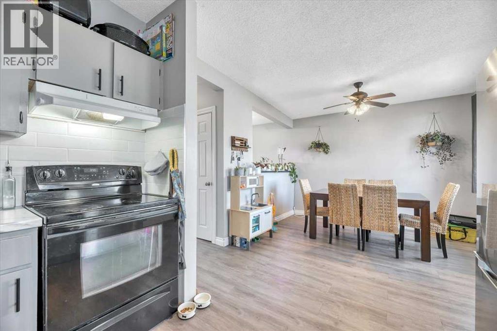 122 Bartstow Street, Carseland, Alberta  T1P 0X8 - Photo 13 - A2293315