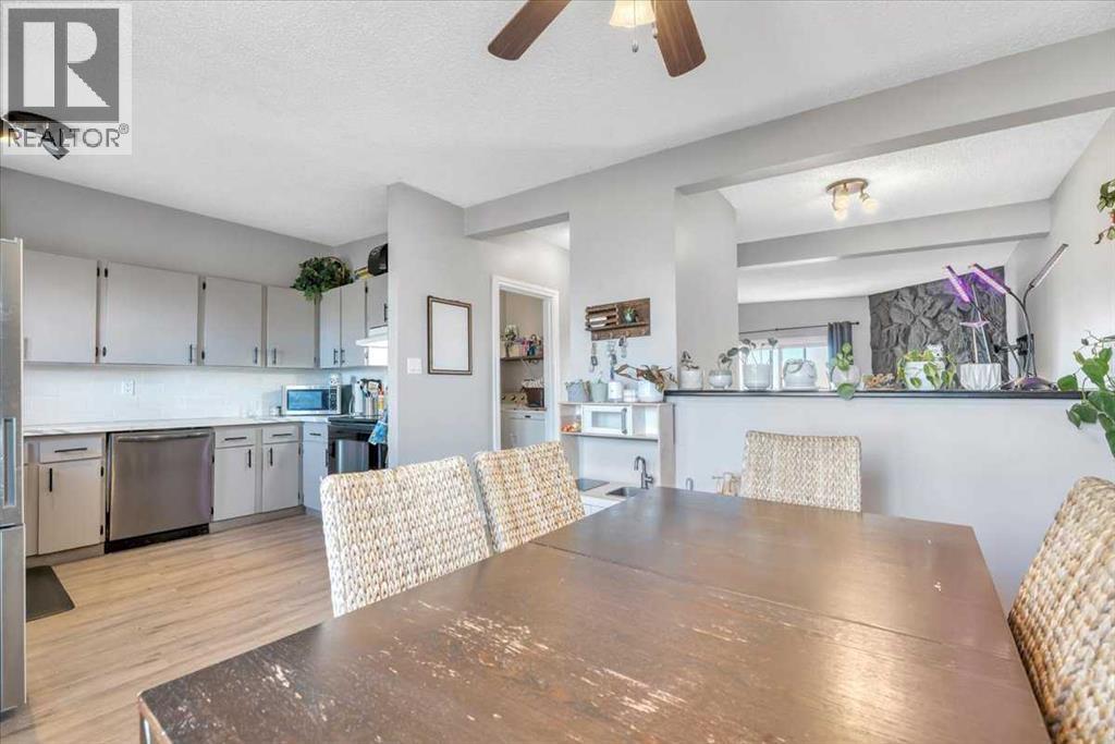 122 Bartstow Street, Carseland, Alberta  T1P 0X8 - Photo 14 - A2293315