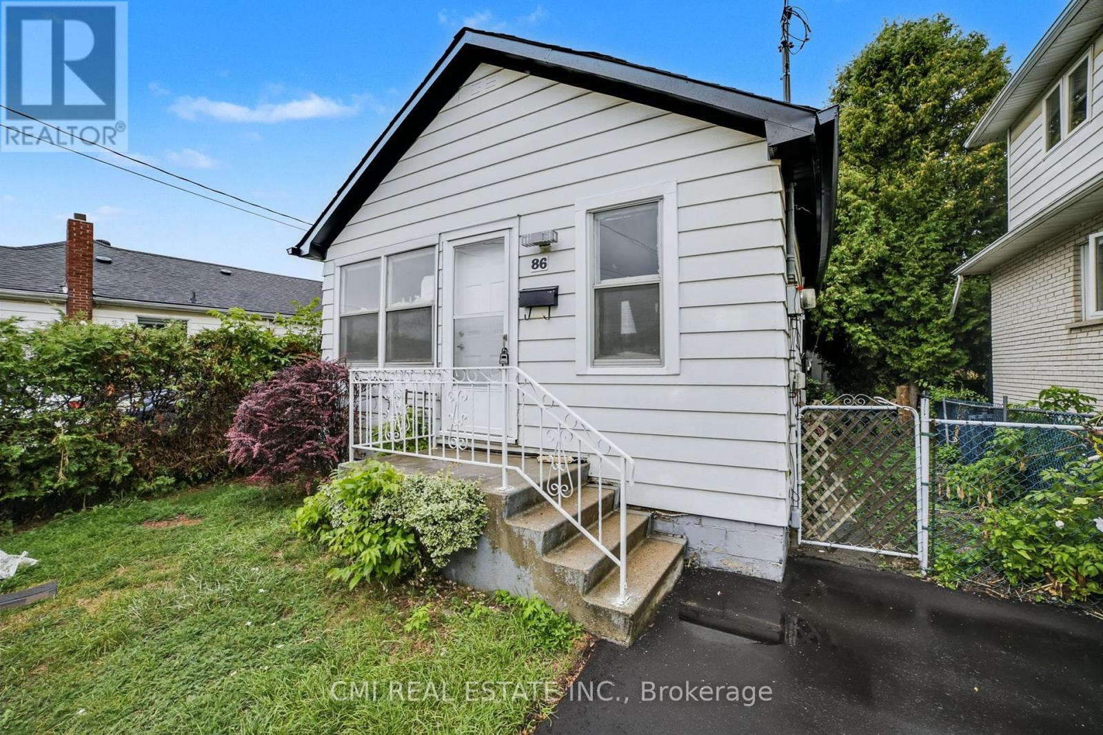 86 ADAIR AVENUE S, Hamilton, Ontario