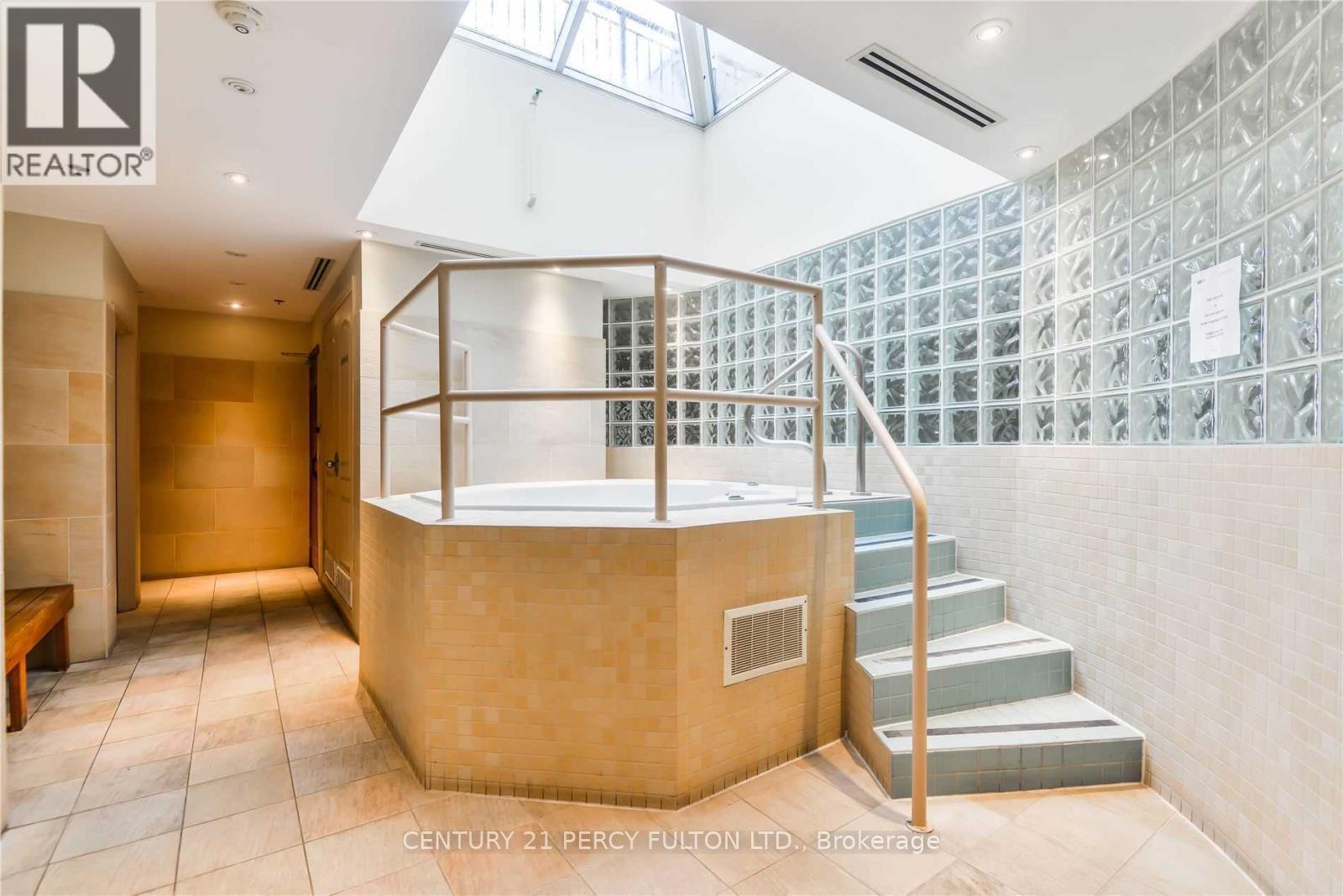 212 - 1030 Sheppard Avenue, Toronto (Bathurst Manor), Ontario  M3H 2T6 - Photo 18 - C12873812