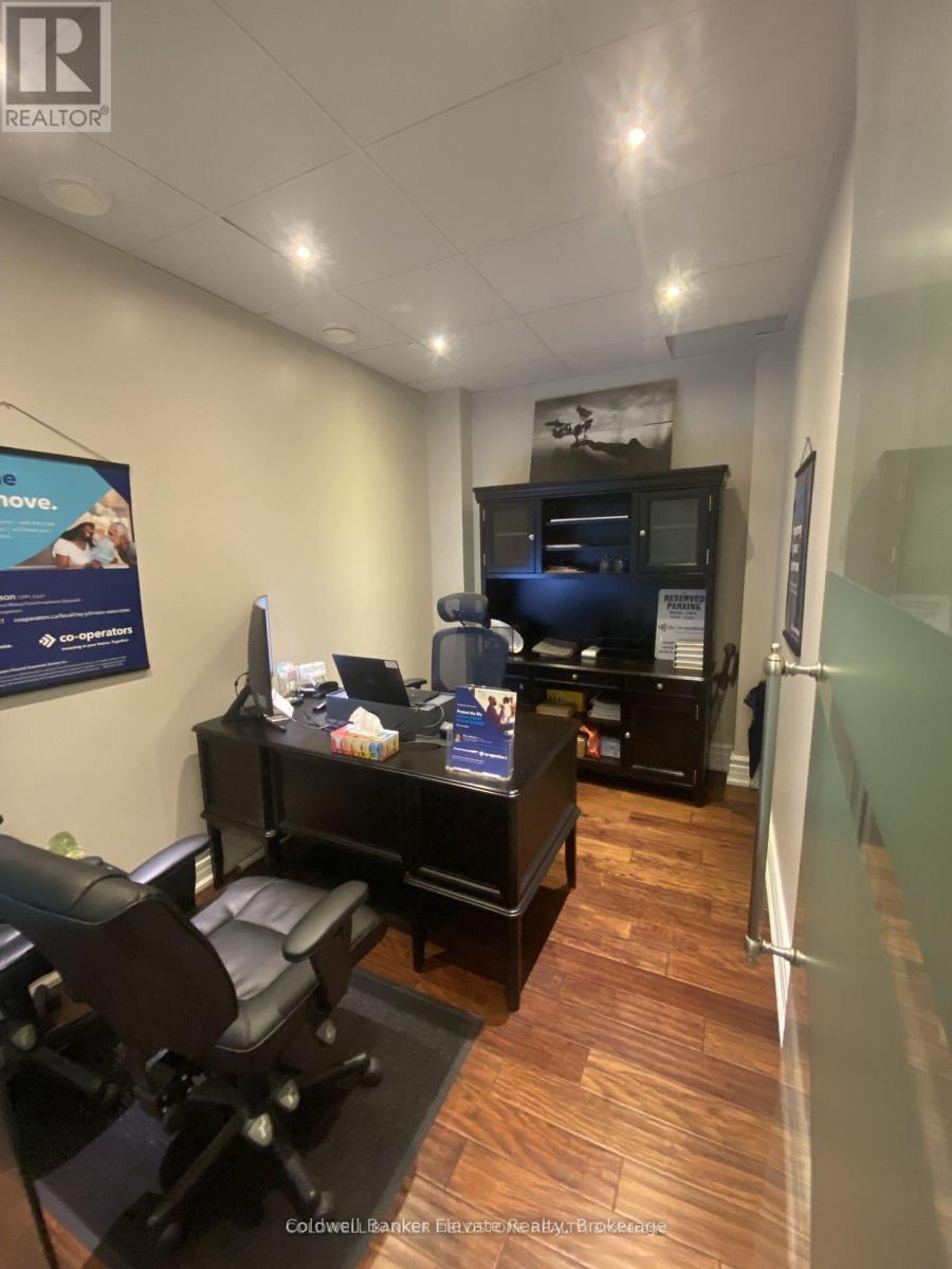 115 Main Street S, Halton Hills (Georgetown), Ontario  L7G 3H5 - Photo 11 - W12886488