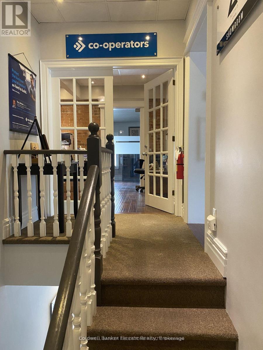 115 Main Street S, Halton Hills (Georgetown), Ontario  L7G 3H5 - Photo 10 - W12886488