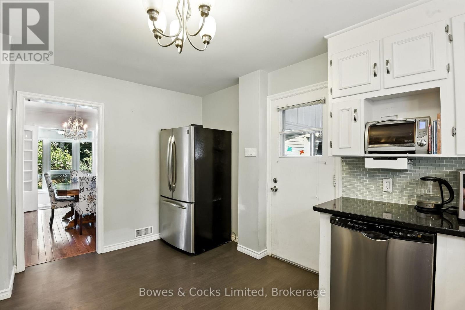 433 Manorhill Avenue, Peterborough, Ontario  K9J 6H7 - Photo 12 - X12887796