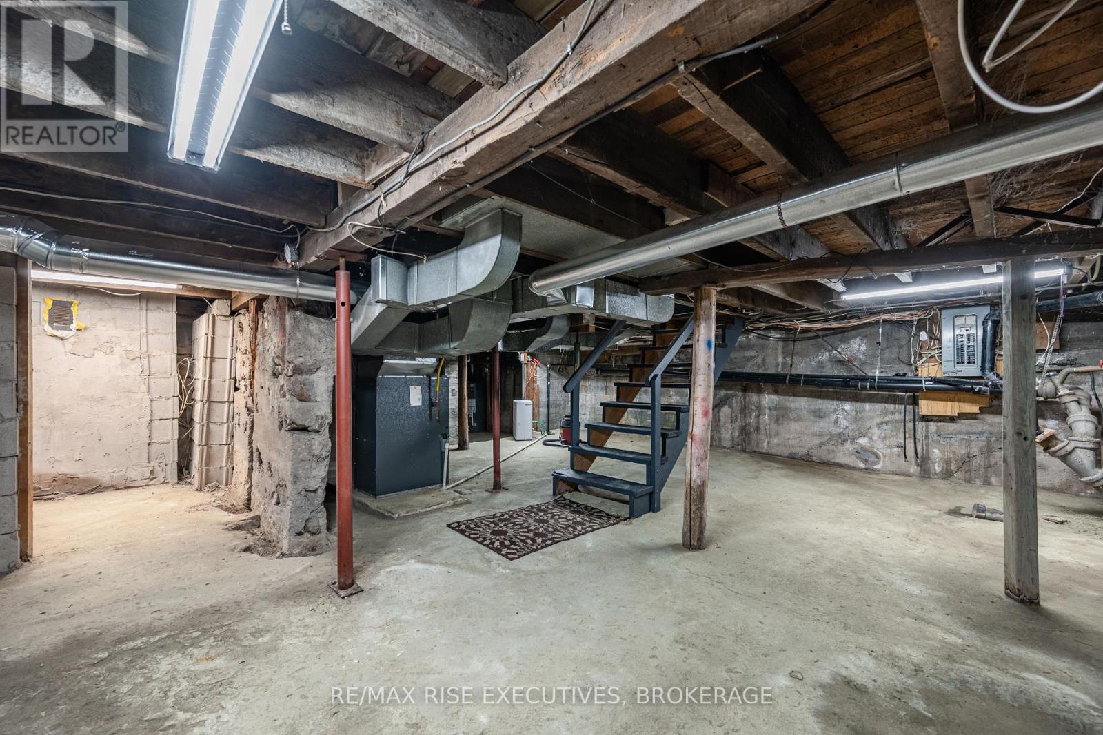 425 King Street W, Gananoque, Ontario  K7G 2G8 - Photo 31 - X12887894