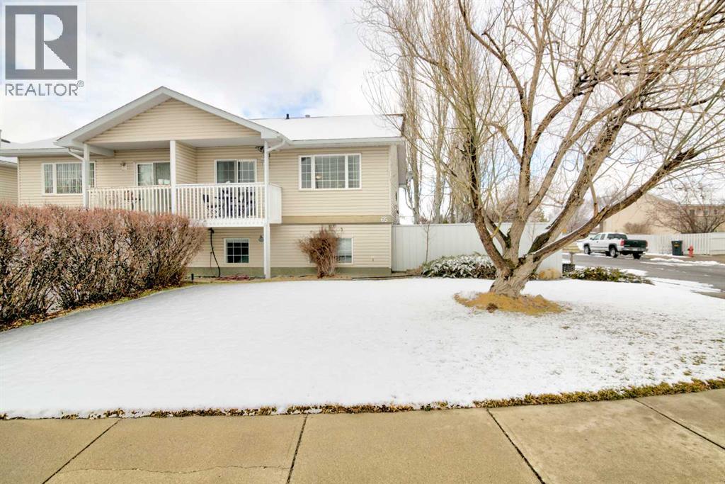 65 Ermineview Way N, Lethbridge, Alberta  T1H 6M8 - Photo 1 - A2293459