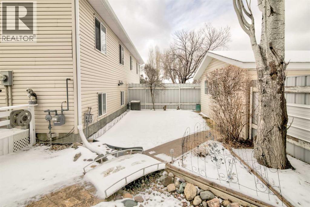 65 Ermineview Way N, Lethbridge, Alberta  T1H 6M8 - Photo 35 - A2293459