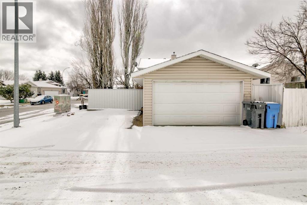 65 Ermineview Way N, Lethbridge, Alberta  T1H 6M8 - Photo 37 - A2293459