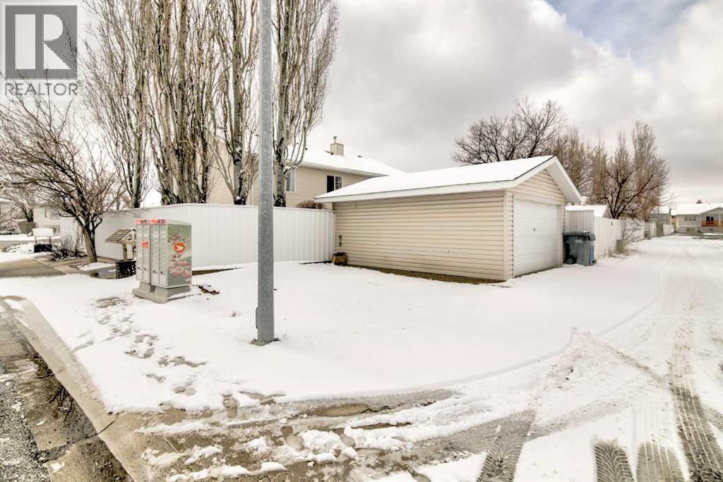 65 Ermineview Way N, Lethbridge, Alberta  T1H 6M8 - Photo 36 - A2293459