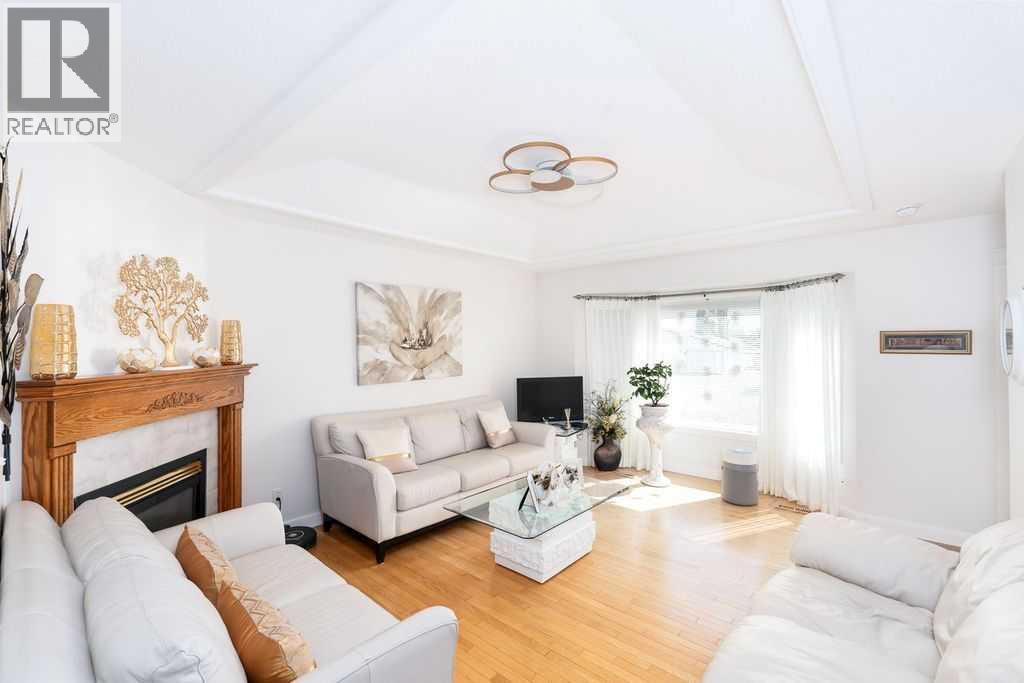 5704 35 Avenue, Camrose, Alberta  T4V 4N2 - Photo 3 - A2251353