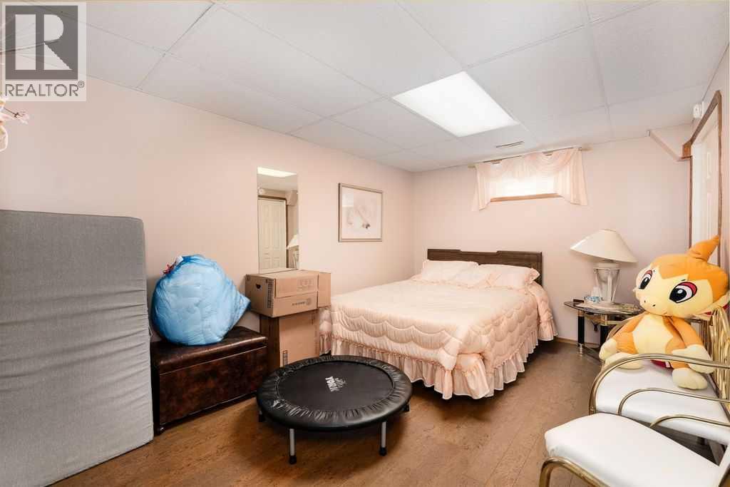 5704 35 Avenue, Camrose, Alberta  T4V 4N2 - Photo 34 - A2251353