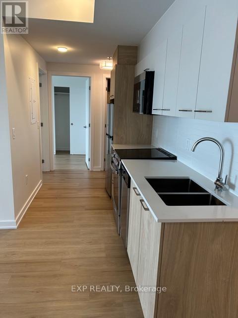 301 - 36 Robinson Avenue, Ottawa, Ontario  K1S 8N8 - Photo 3 - X12887866