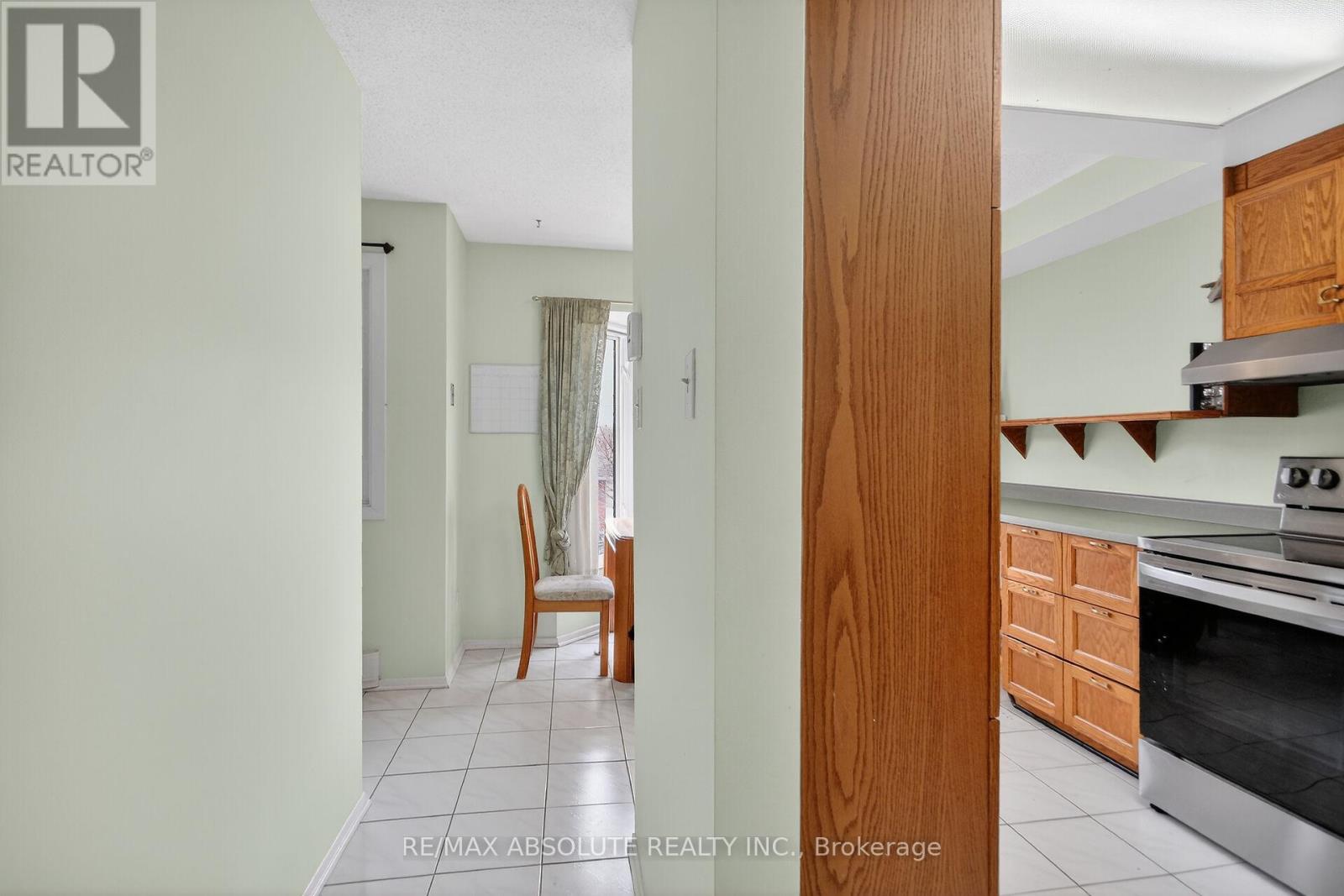 231 Harriot Private, Ottawa, Ontario K1T 3E1 - Photo 12 - X12887874