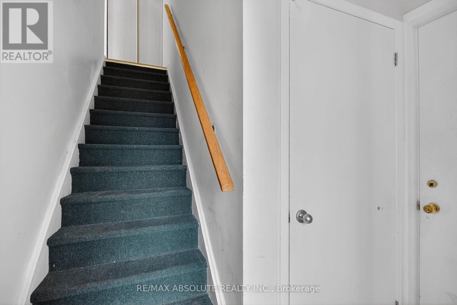 231 Harriot Private, Ottawa, Ontario K1T 3E1 - Photo 4 - X12887874