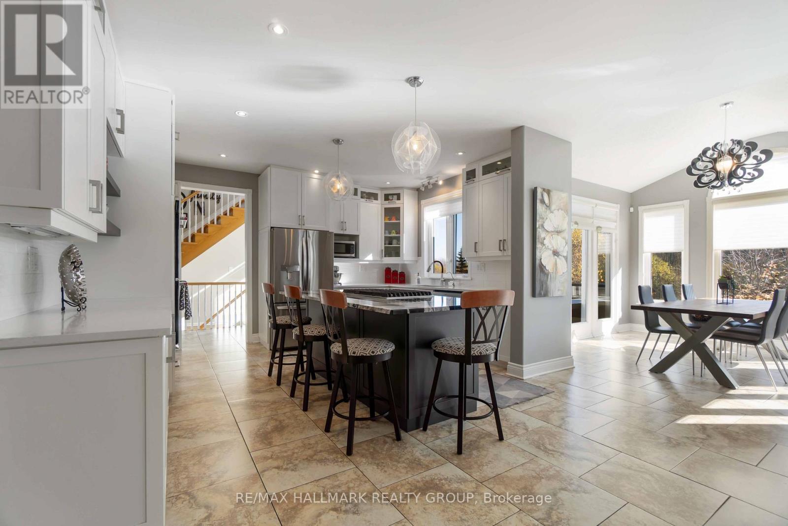 137 Goodman Drive, Ottawa, Ontario K2W 1C7 - Photo 10 - X12887984