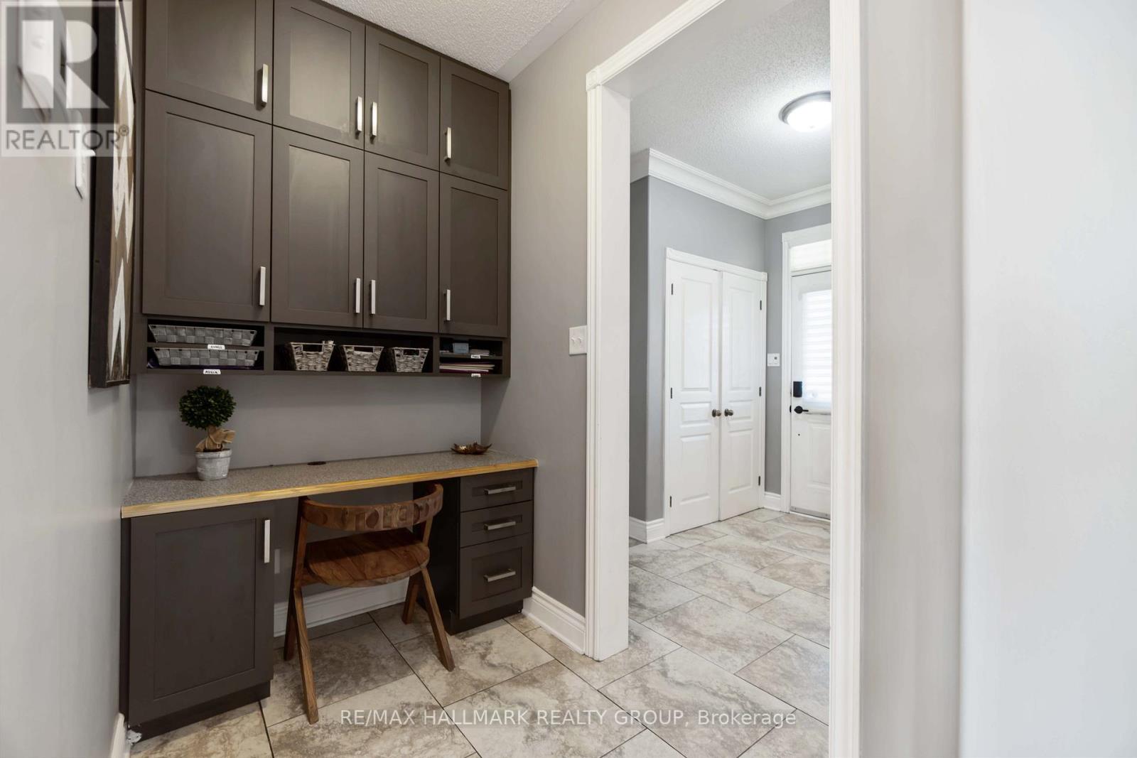 137 Goodman Drive, Ottawa, Ontario K2W 1C7 - Photo 15 - X12887984