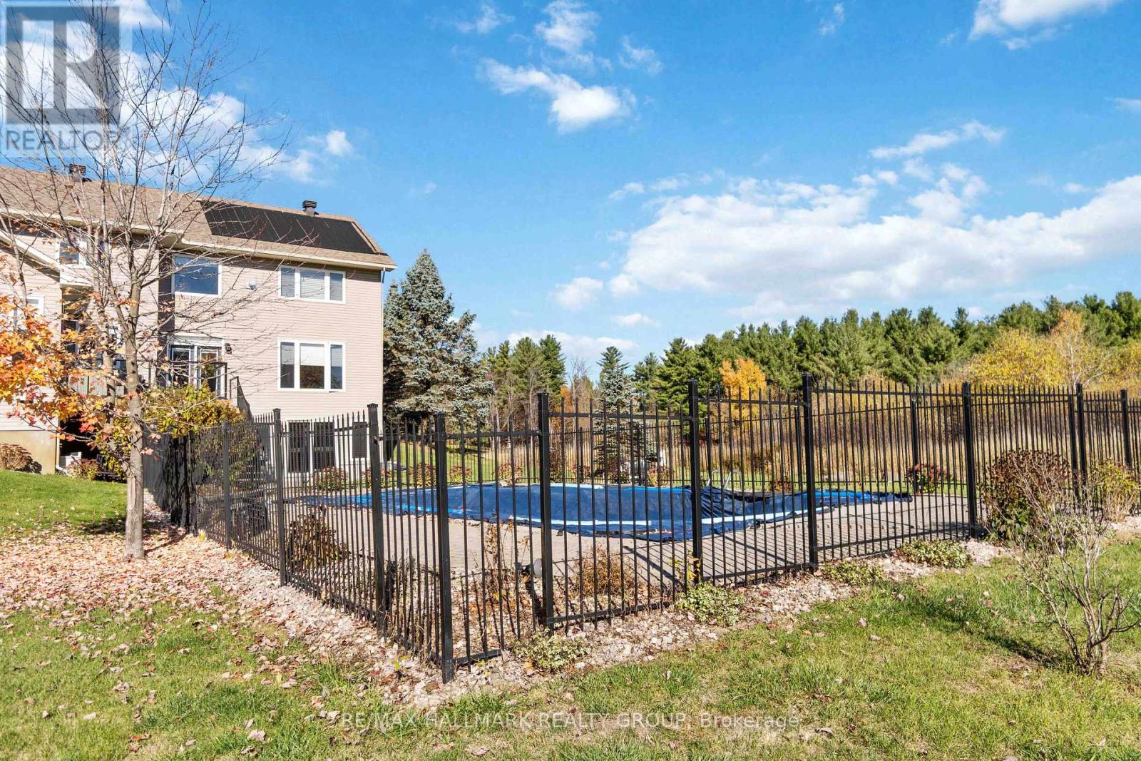 137 Goodman Drive, Ottawa, Ontario K2W 1C7 - Photo 39 - X12887984