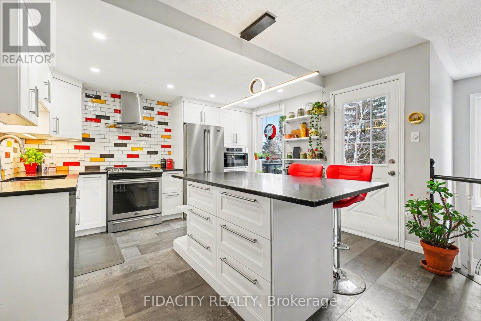 78 Jarlan Terrace, Ottawa, Ontario  K2L 3K9 - Photo 15 - X12888012