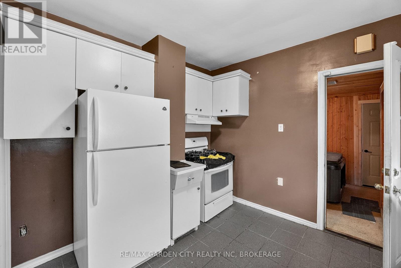 284 Burgar Street, Welland, Ontario  L3B 2T6 - Photo 13 - X12887964