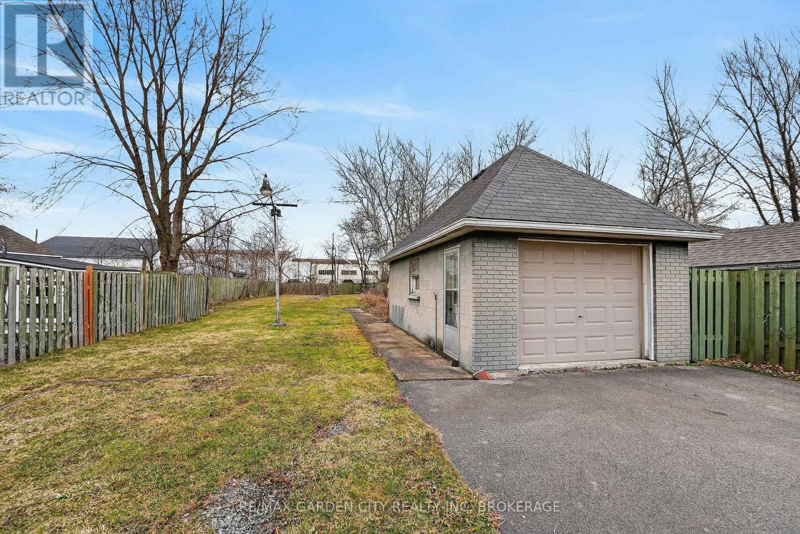 284 Burgar Street, Welland, Ontario  L3B 2T6 - Photo 30 - X12887964