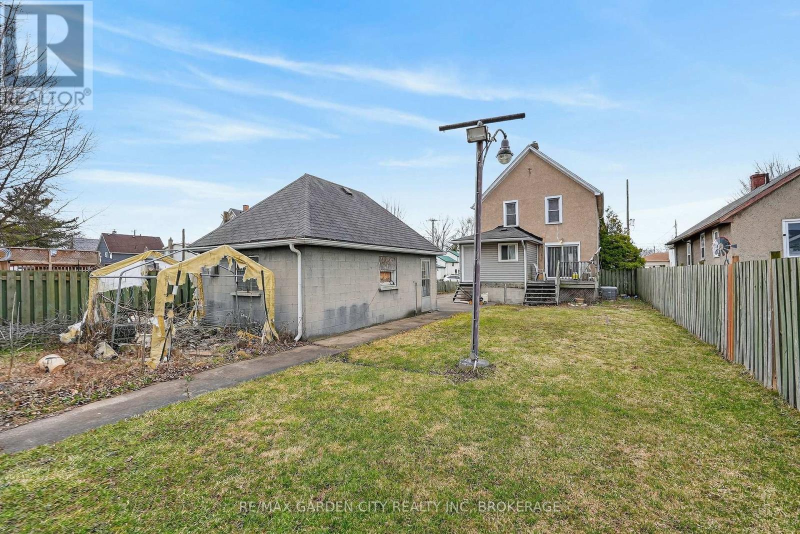 284 Burgar Street, Welland, Ontario  L3B 2T6 - Photo 32 - X12887964