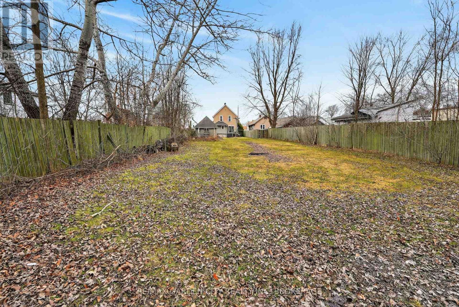 284 Burgar Street, Welland, Ontario  L3B 2T6 - Photo 34 - X12887964