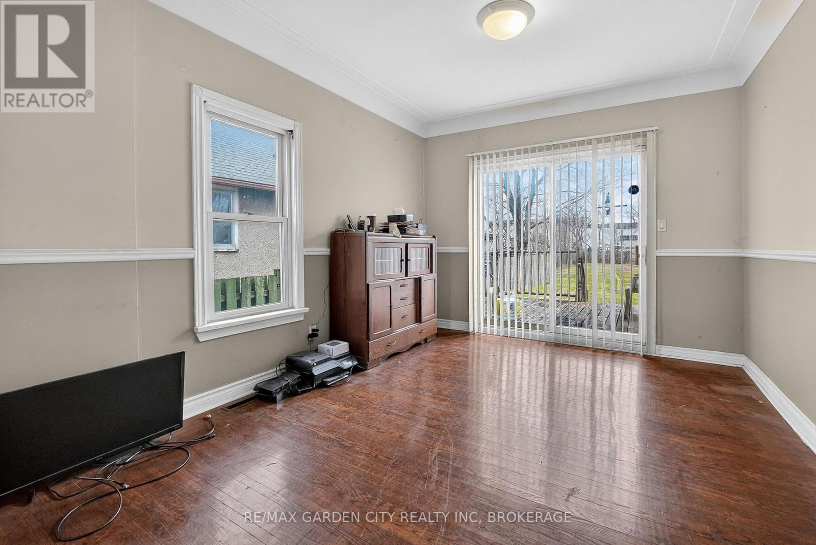 284 Burgar Street, Welland, Ontario  L3B 2T6 - Photo 9 - X12887964