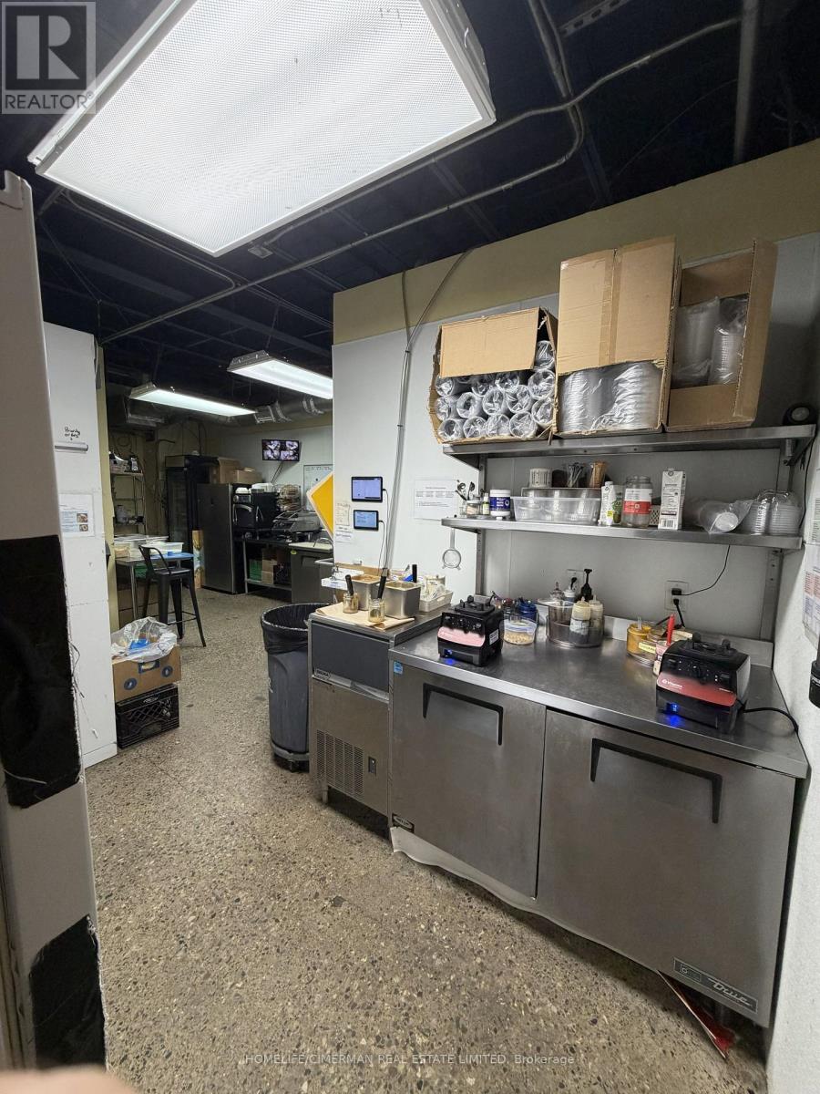 2631 Yonge Street, Toronto, Ontario  M4P 2J6 - Photo 8 - C12887566