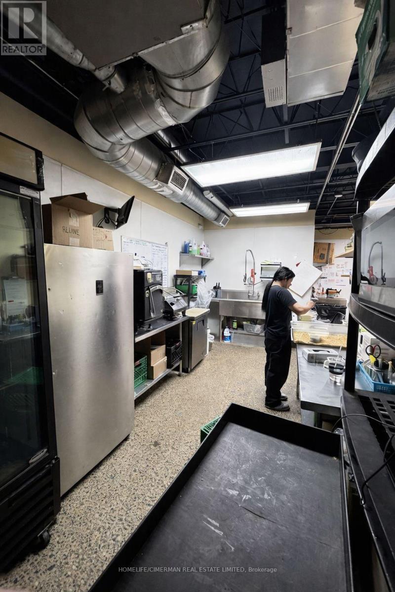 2631 Yonge Street, Toronto, Ontario  M4P 2J6 - Photo 11 - C12887566