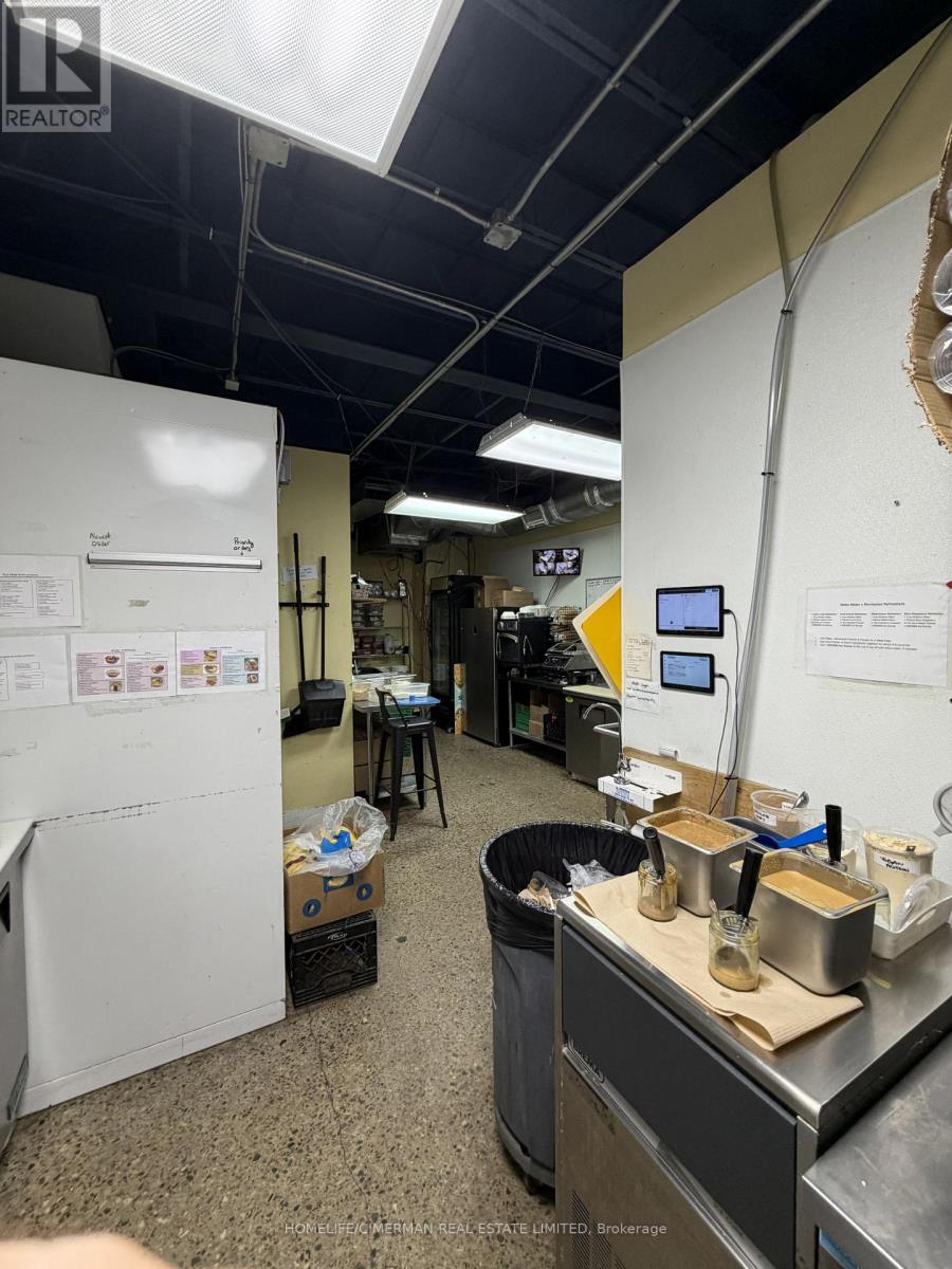 2631 Yonge Street, Toronto, Ontario  M4P 2J6 - Photo 10 - C12887566