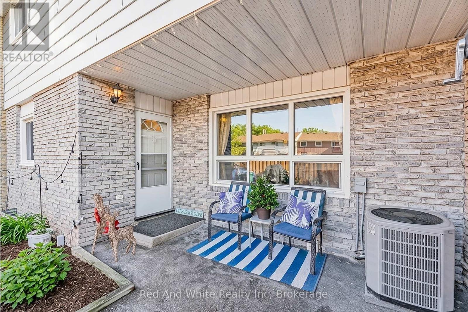 43 - 423 Westwood Drive, Kitchener, Ontario  N2M 5B5 - Photo 3 - X12888018