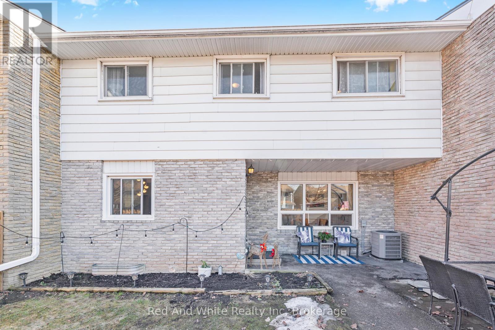 43 - 423 Westwood Drive, Kitchener, Ontario  N2M 5B5 - Photo 46 - X12888018