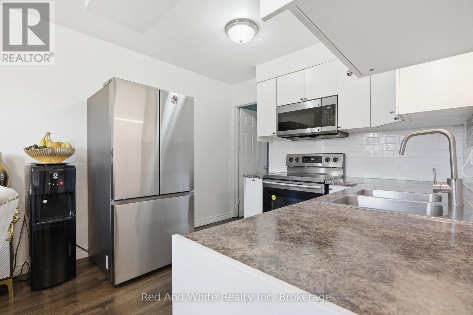 43 - 423 Westwood Drive, Kitchener, Ontario  N2M 5B5 - Photo 7 - X12888018