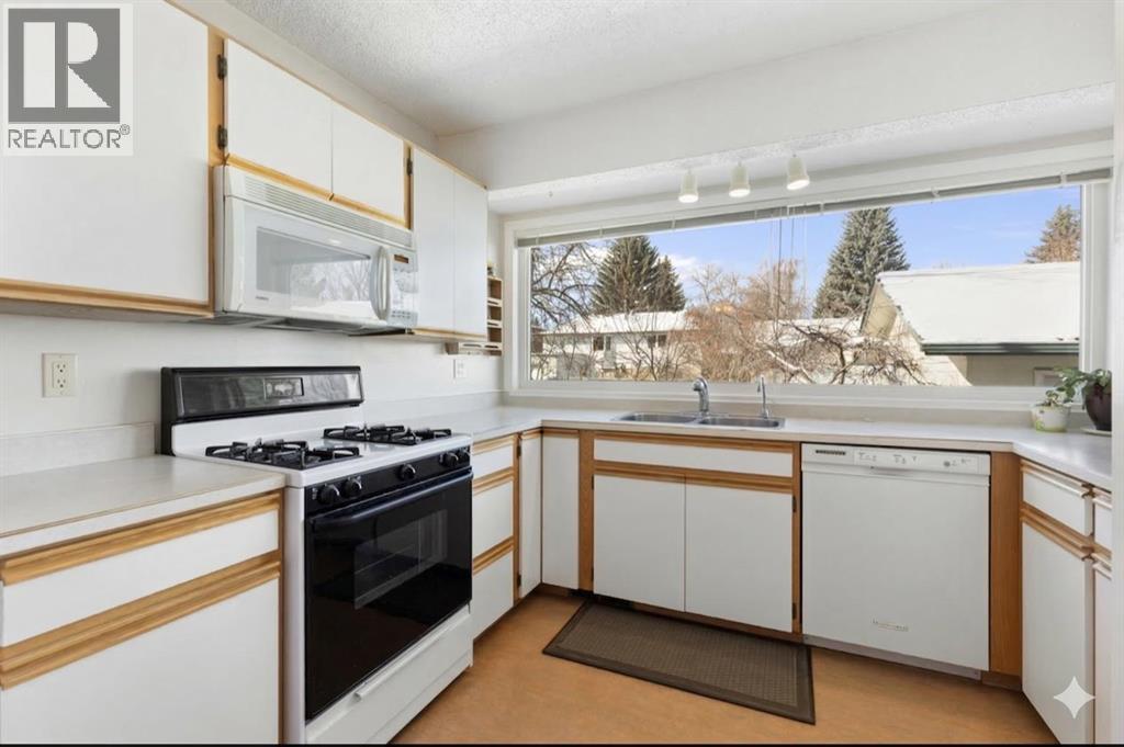 115 Midvalley Place Se, Calgary, Alberta  t2x 1k3 - Photo 12 - A2292940