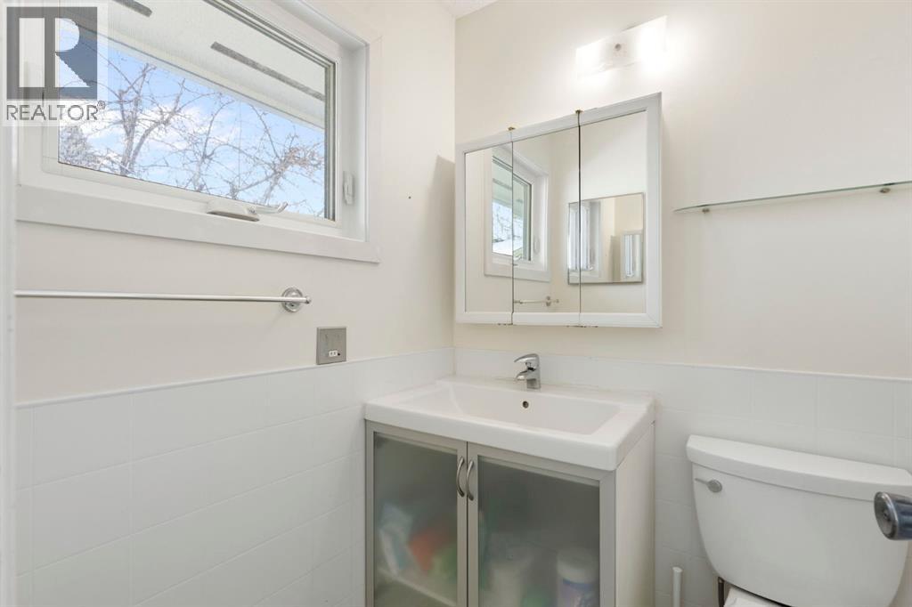 115 Midvalley Place Se, Calgary, Alberta  t2x 1k3 - Photo 21 - A2292940