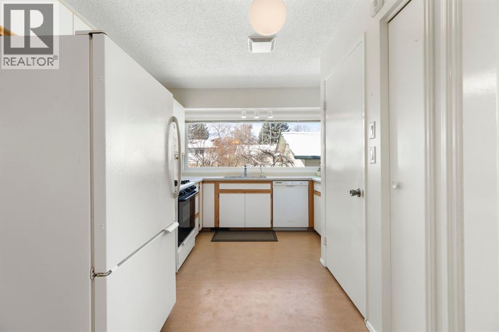 115 Midvalley Place Se, Calgary, Alberta  t2x 1k3 - Photo 11 - A2292940